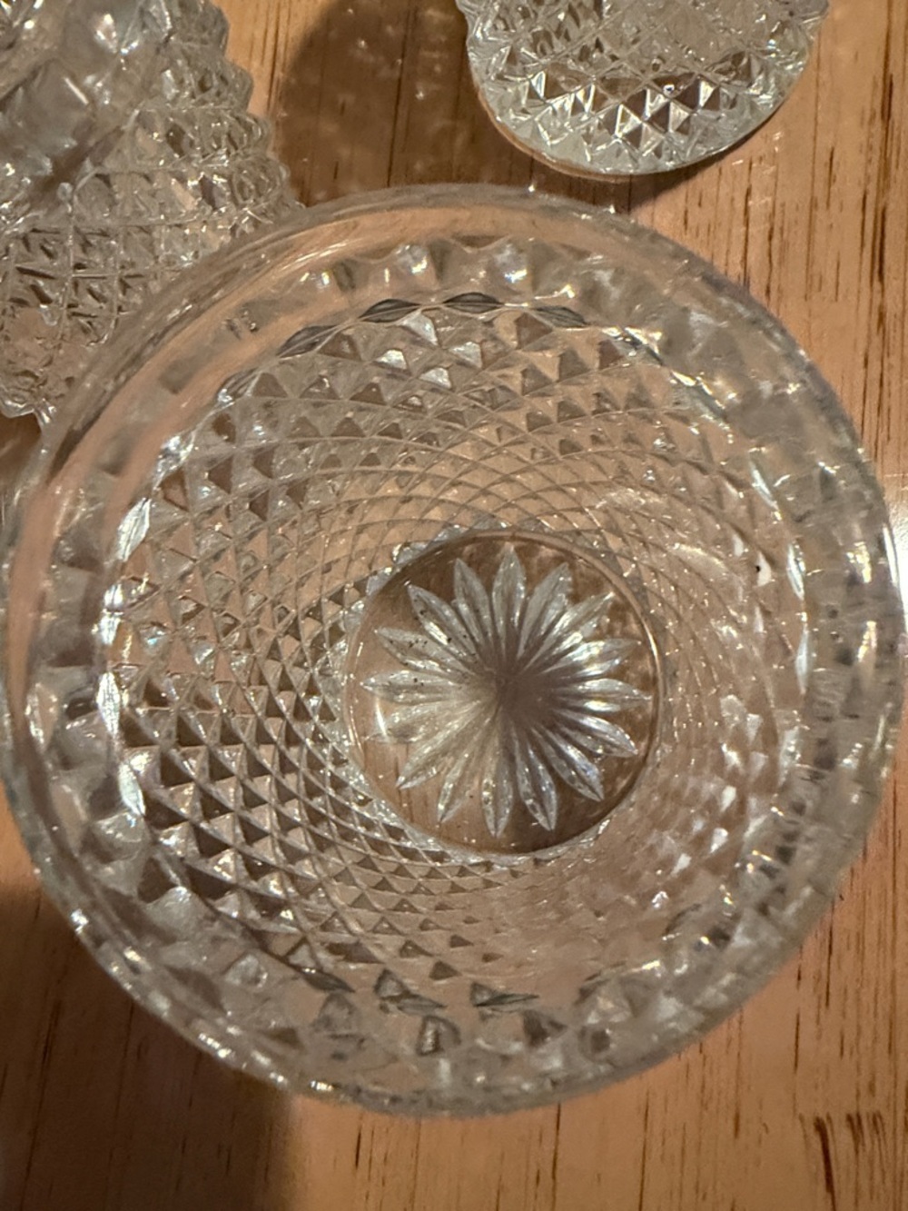 Six Brilliant Cut Design Whiskey Glasses - Picture 4 of 6